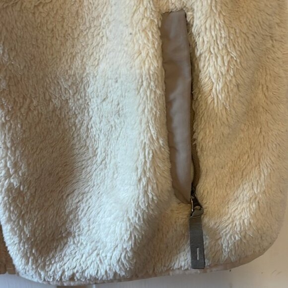 L.L. Bean fleece vest - Picture 4 of 10